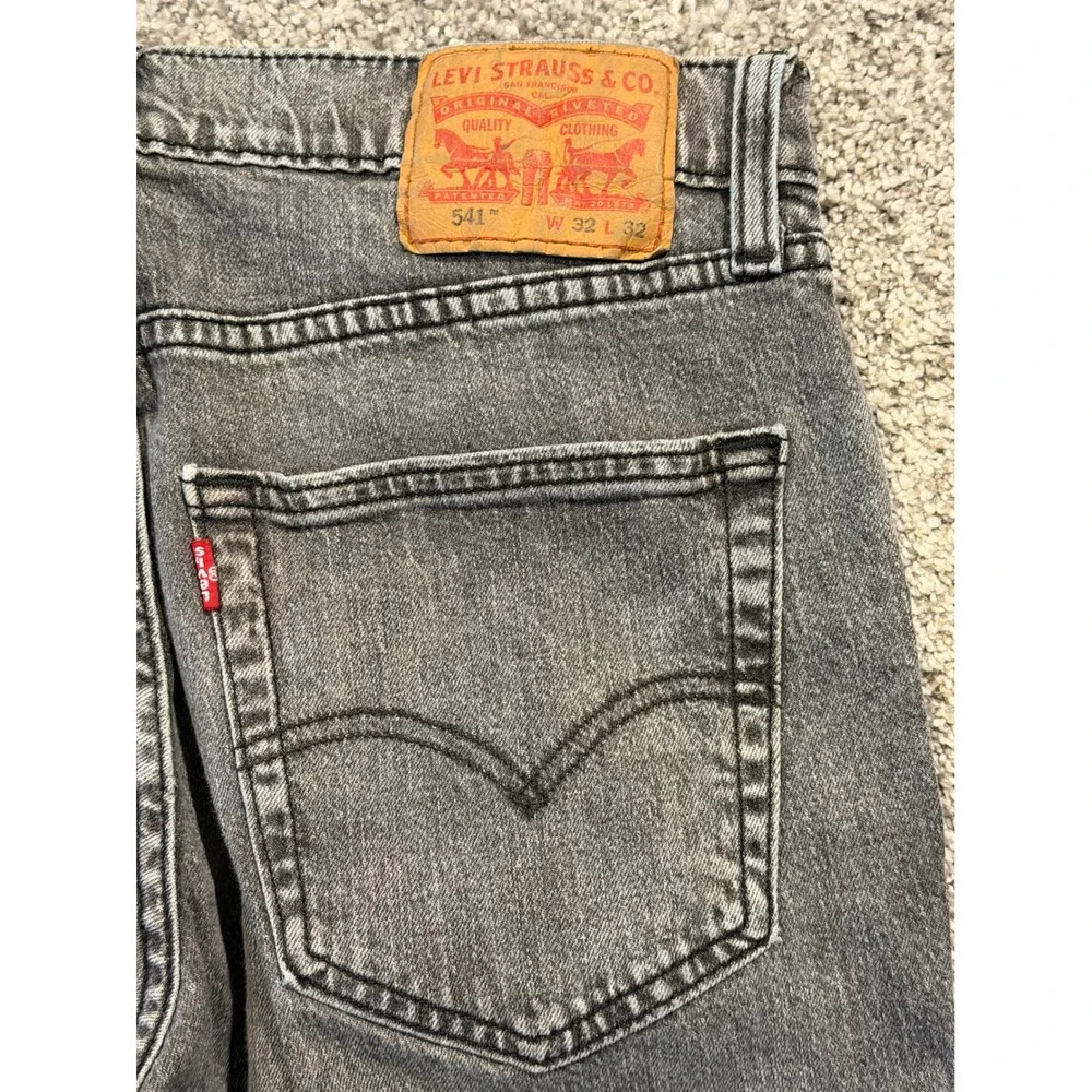 Levis 541 Jeans Mens 32x32 Gray Athletic Taper Stretch Denim Pants